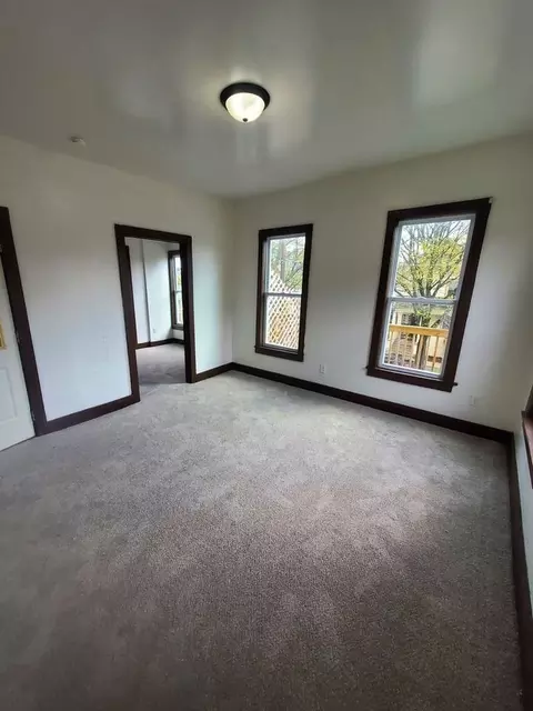 3045 N 11th St, Milwaukee, WI 53206