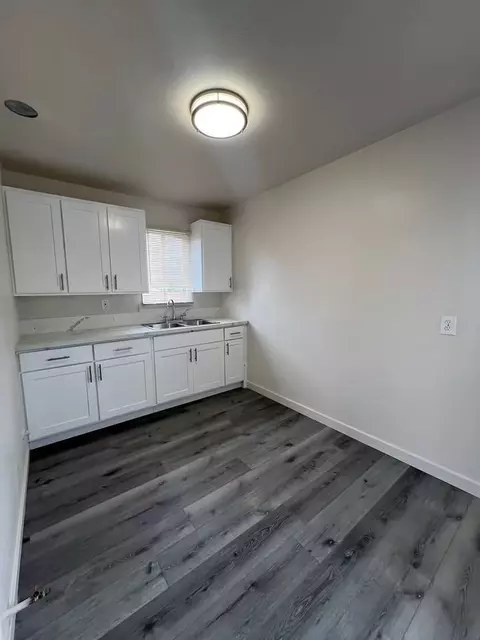 10019 S Hoover St, Los Angeles, CA 90044