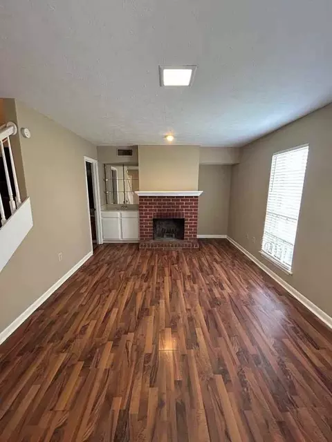900 Whitworth St, Jackson, MS 39202 photo 2