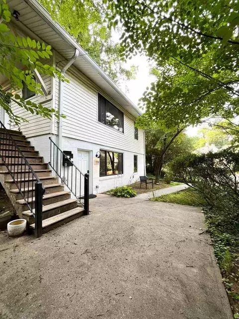 709 Nelson Dr, Charlottesville, VA 22902