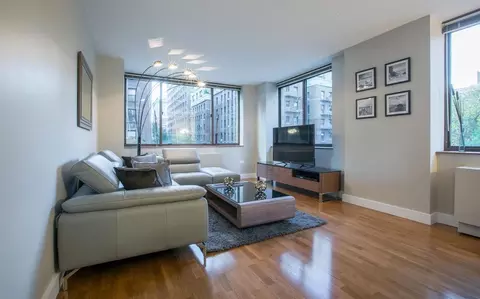 W 90th St, New York, NY 10024
