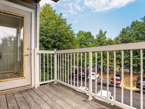 1569 Onyx Dr, Tysons Corner, VA 22102 photo 8