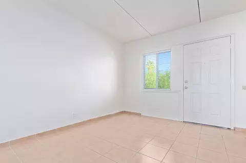 769 E Pierce St, Phoenix, AZ 85006 photo 2
