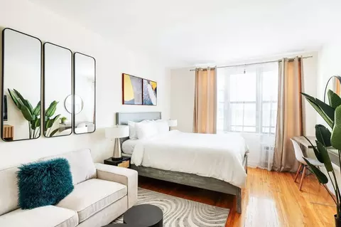 E 14th St, New York, NY 10003