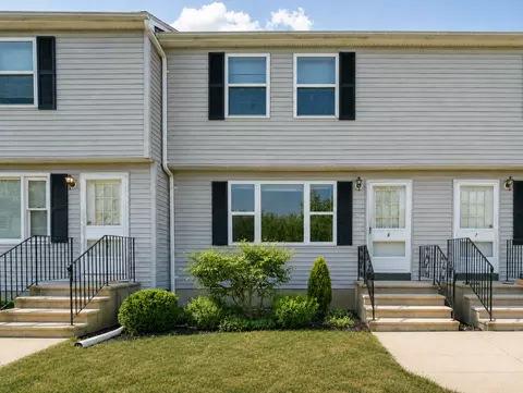 60 Linwood Ave, Colchester, CT 06415