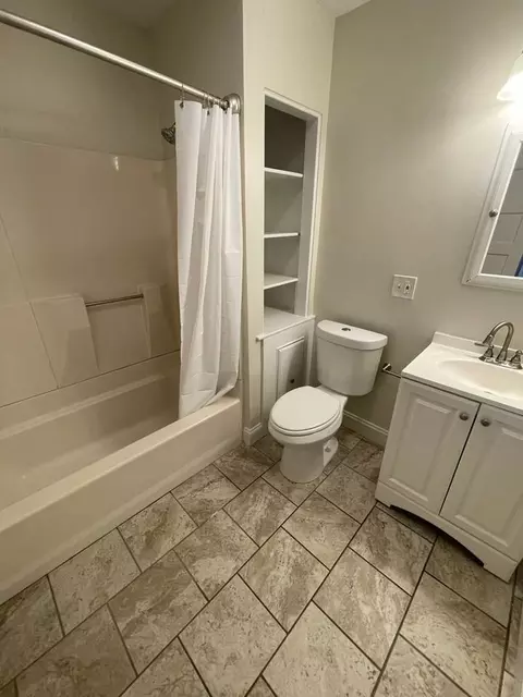 669 Chestnut St, Manchester, NH 03104 photo 7