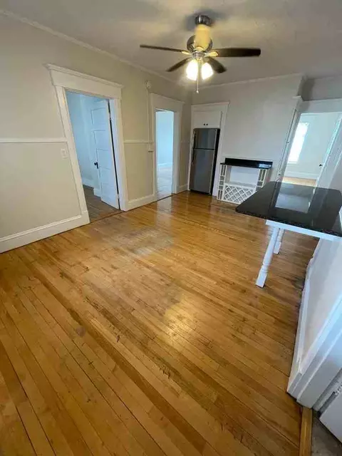 669 Chestnut St, Manchester, NH 03104 photo 6