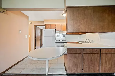 521 W 11th St, Mishawaka, IN 46544