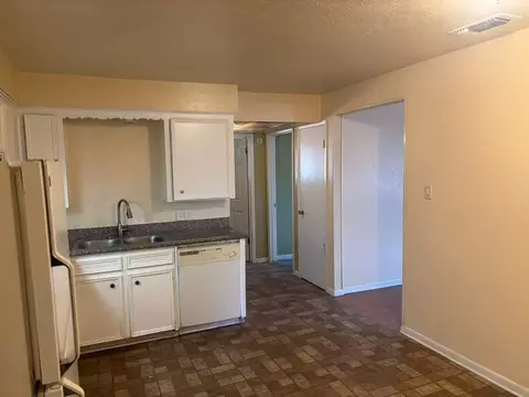 105 Woodhaven Dr, Desoto, TX 75115