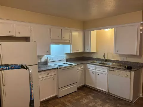 105 Woodhaven Dr, Desoto, TX 75115