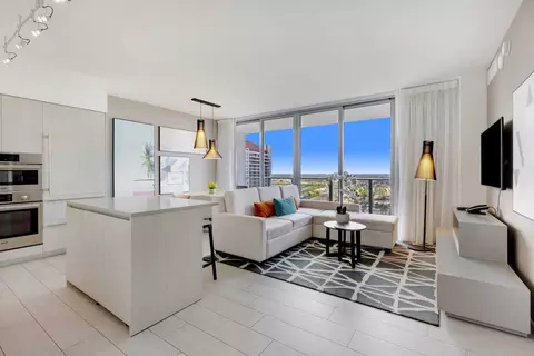 2721 E Hallandale Beach Blvd, Hollywood, FL 33019