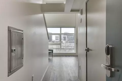 1075 NW 16th Ave, Portland, OR 97209