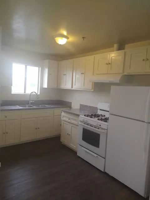 8209 S Broadway, Los Angeles, CA 90003