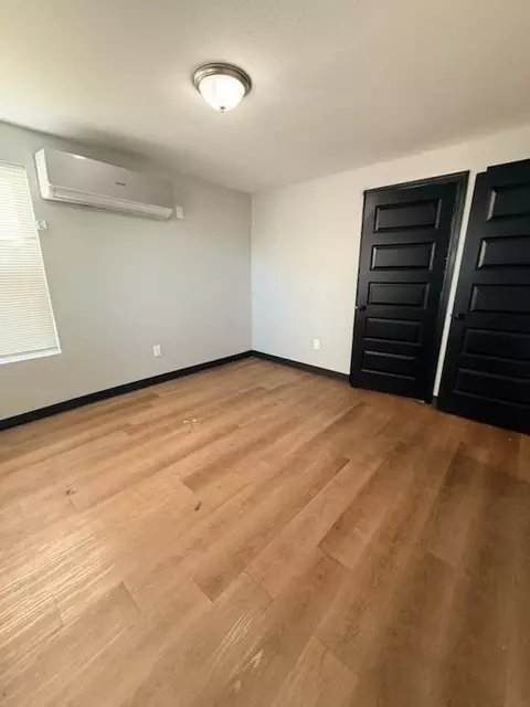 2308 Harlem St, Houston, TX 77020 photo 12