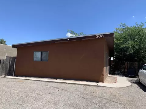 308 Stanford Dr SE, Albuquerque, NM 87106