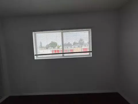 2396 Olive Ave, Long Beach, CA 90806