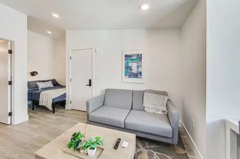 1925 Brush St, Oakland, CA 94612