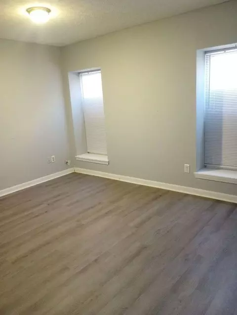 1518 W Market St, Louisville, KY 40203
