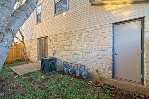 2211 Creekside Ln, Georgetown, TX 78626 photo 24