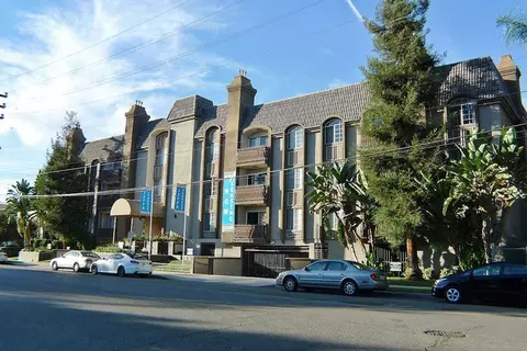 10741 Camarillo St, Los Angeles, CA 91602