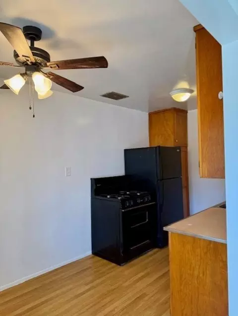 915 Gardenia Ave, Long Beach, CA 90813