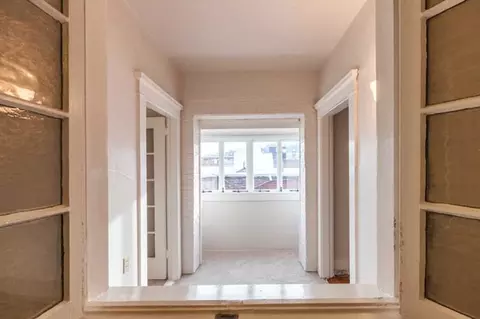 117 NW Trinity Pl, Portland, OR 97209