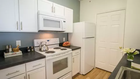 1 Matthew Ln, Braintree, MA 02184