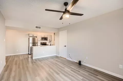 2045 S Mcclintock Dr, Tempe, AZ 85282 photo 12