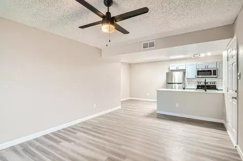 2045 S Mcclintock Dr, Tempe, AZ 85282 photo 3
