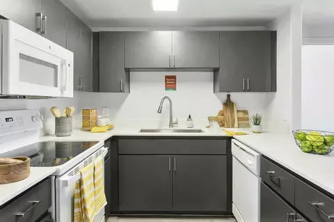 6751 W Indian School Rd, Phoenix, AZ 85033 photo 4