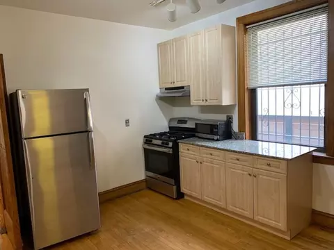 1514 W Cornelia Ave, Chicago, IL 60657