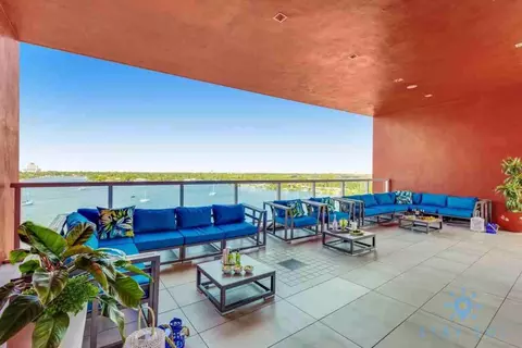 111 N Ocean Dr, Hollywood, FL 33019