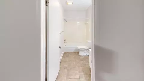 319 E Hillsdale St, Lansing, MI 48933 photo 5