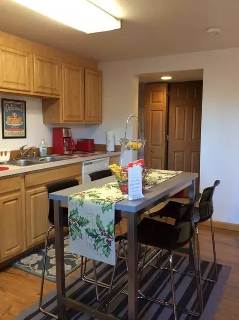 1401 NE 56th St, Seattle, WA 98105