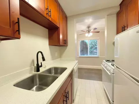 2523 N St, Sacramento, CA 95816