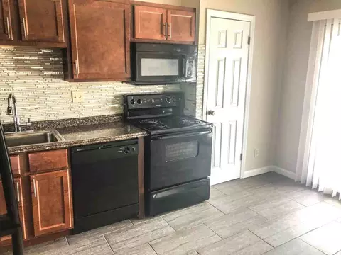 10128 Squire Meadows Dr, Lakeshire, MO 63123