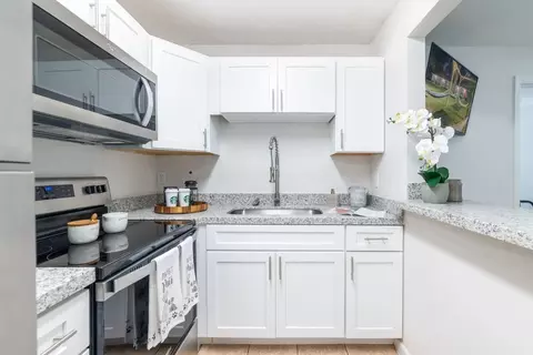 3751 SW 20th Ave, Gainesville, FL 32607