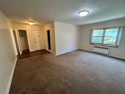 63-11 110th St, Forest Hills, NY 11375