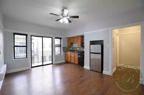 4555 N Malden St, Chicago, IL 60640