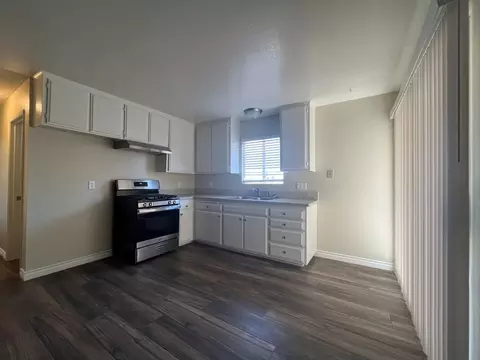 14070 Juniper St, Hesperia, CA 92345 photo 2