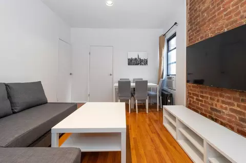 200 E 11th St, New York, NY 10003