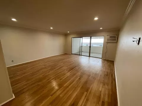 833 S Bedford St, Los Angeles, CA 90035