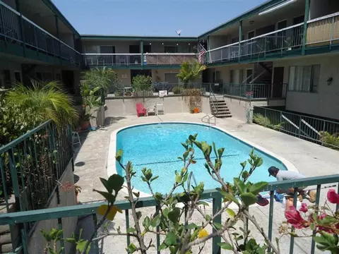 4141 W Rosecrans Ave, Hawthorne, CA 90250