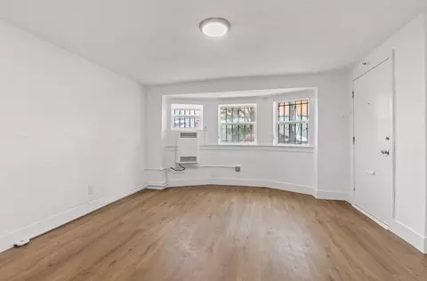 300 San Juan Ave, Venice, CA 90291