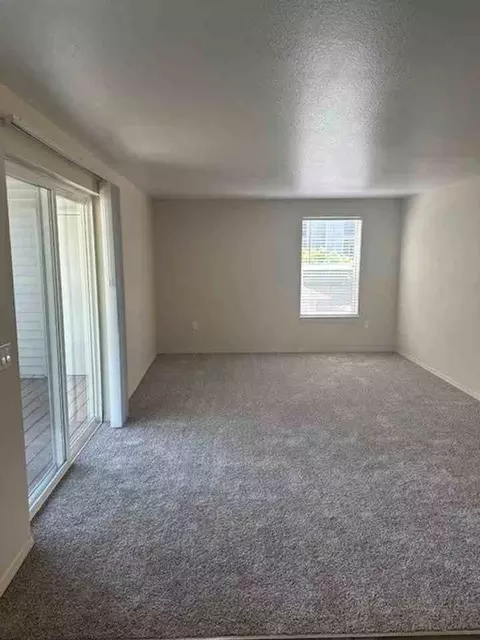 4850 SW 11th St, Gresham, OR 97080 photo 2