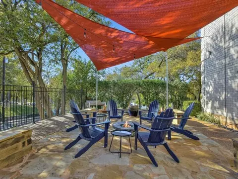 1302 W 24th St, Austin, TX 78705