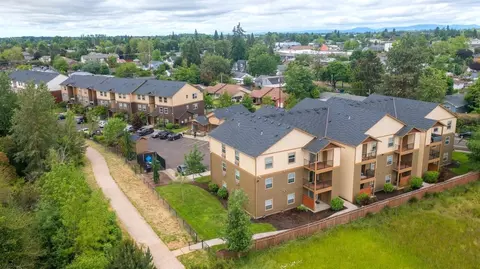 1605 Oak St SE, Albany, OR 97322