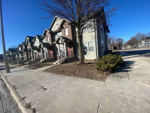 1702 W Center St, Milwaukee, WI 53206
