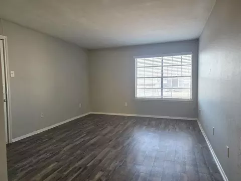 1002 S Edmonds Ln, Lewisville, TX 75067