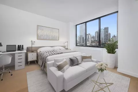 301 E 94th St, New York, NY 10128